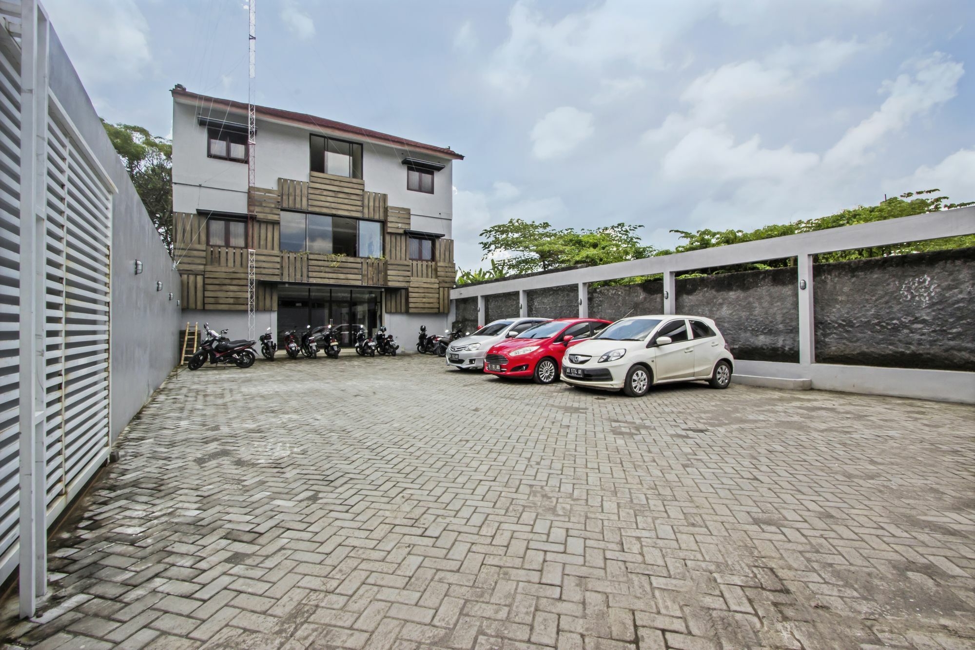 Reddoorz @ Babarsari Hotel Maguwo Bagian luar foto